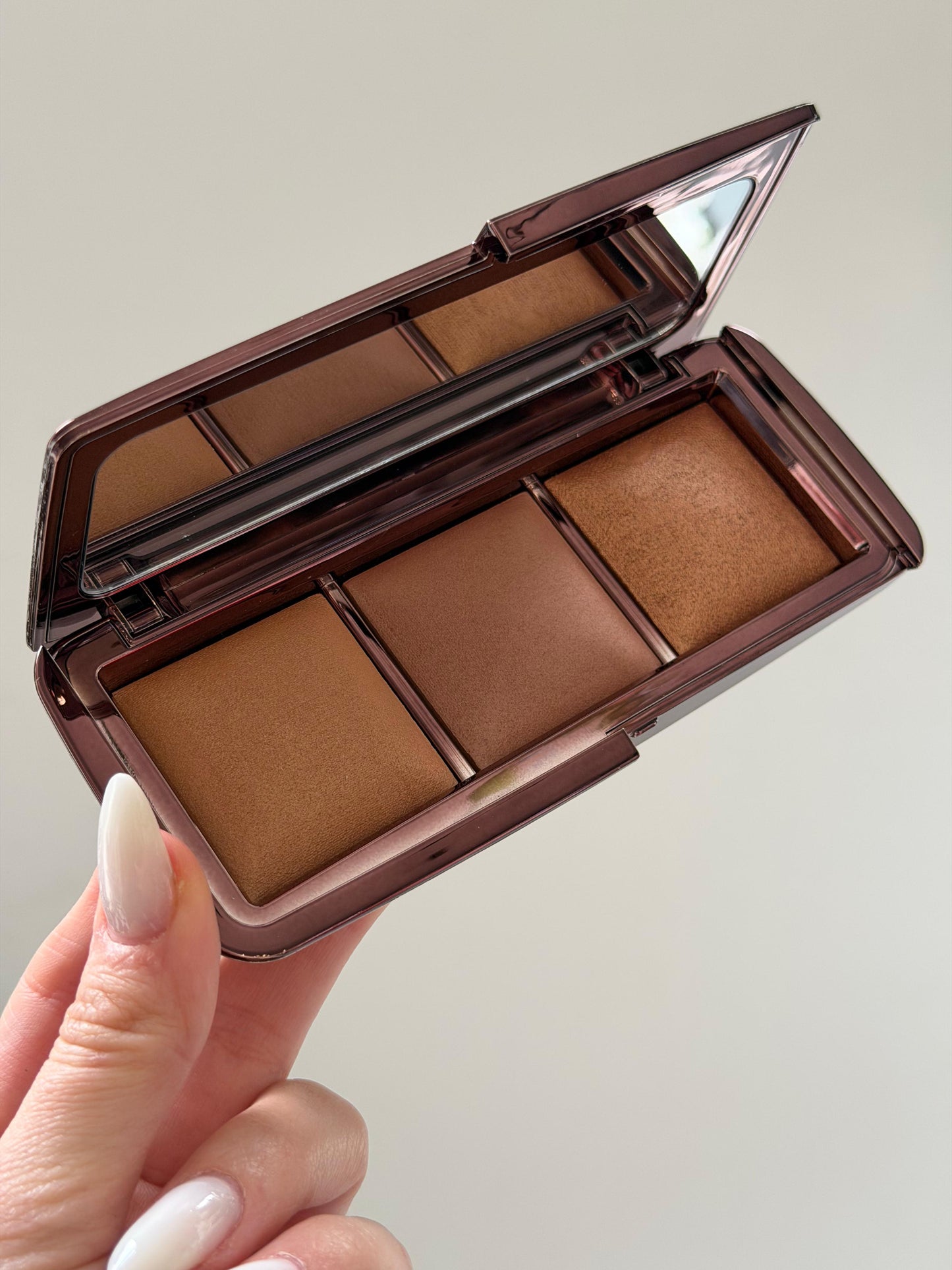 HOURGLASS Ambient Lighting Palette - Volume III