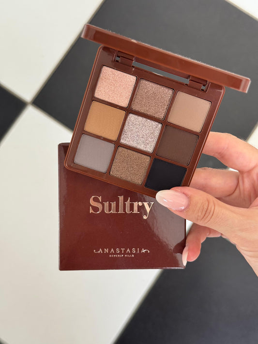 ANASTASIA BEVERLY HILLS
Sultry Eyeshadow Palette