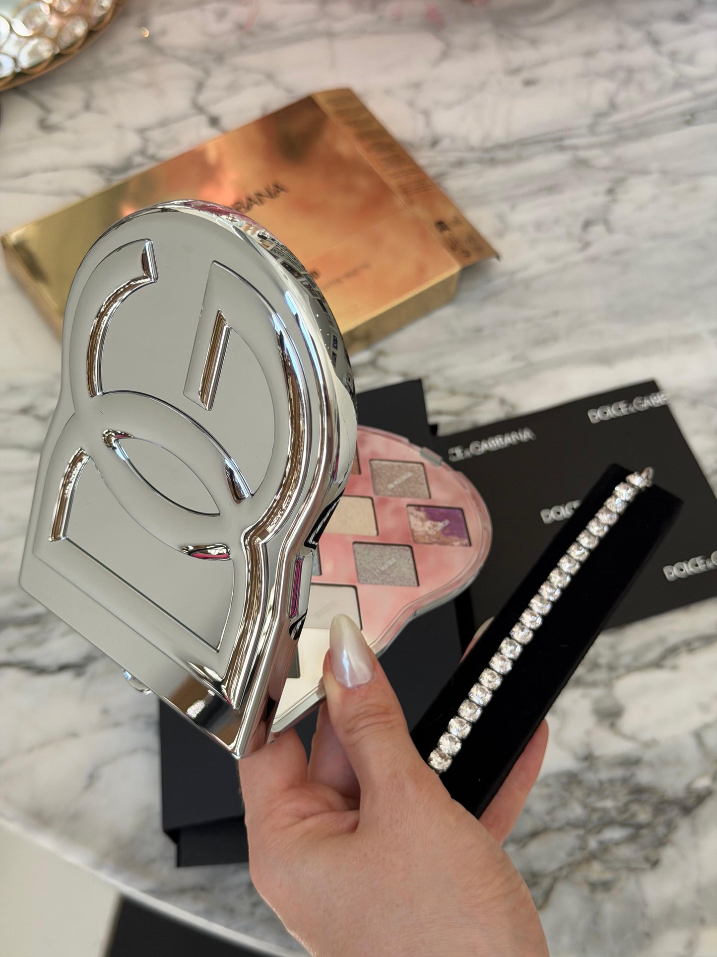 DOLCE&GABBANA Eye Dare You! Beyond
Multi-Finish Eyeshadow & Highlighter Palette