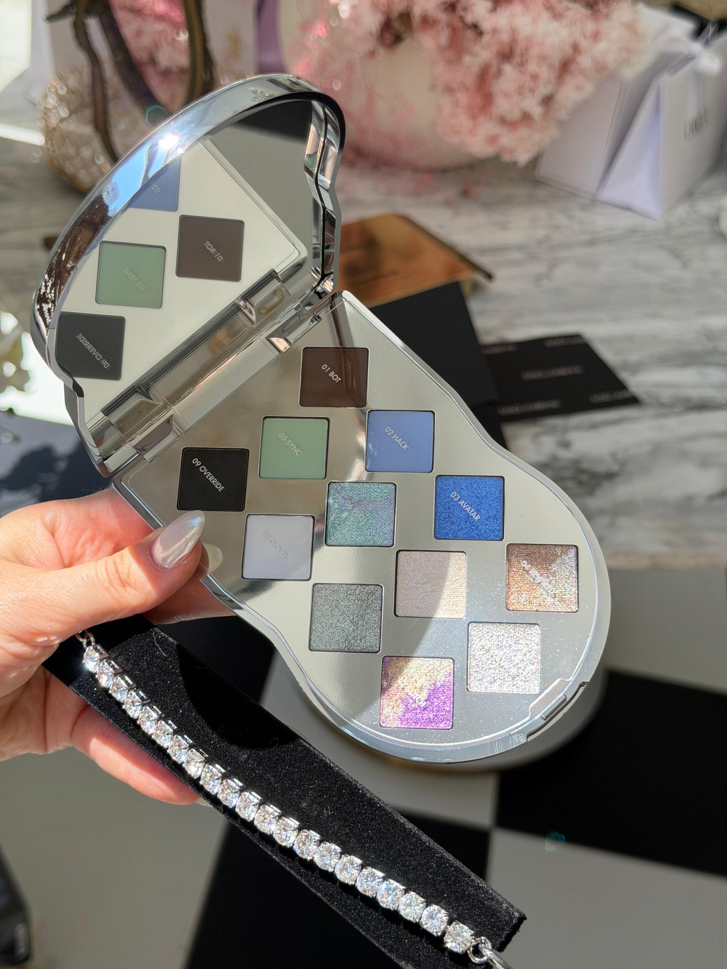 DOLCE&GABBANA Eye Dare You! Beyond
Multi-Finish Eyeshadow & Highlighter Palette