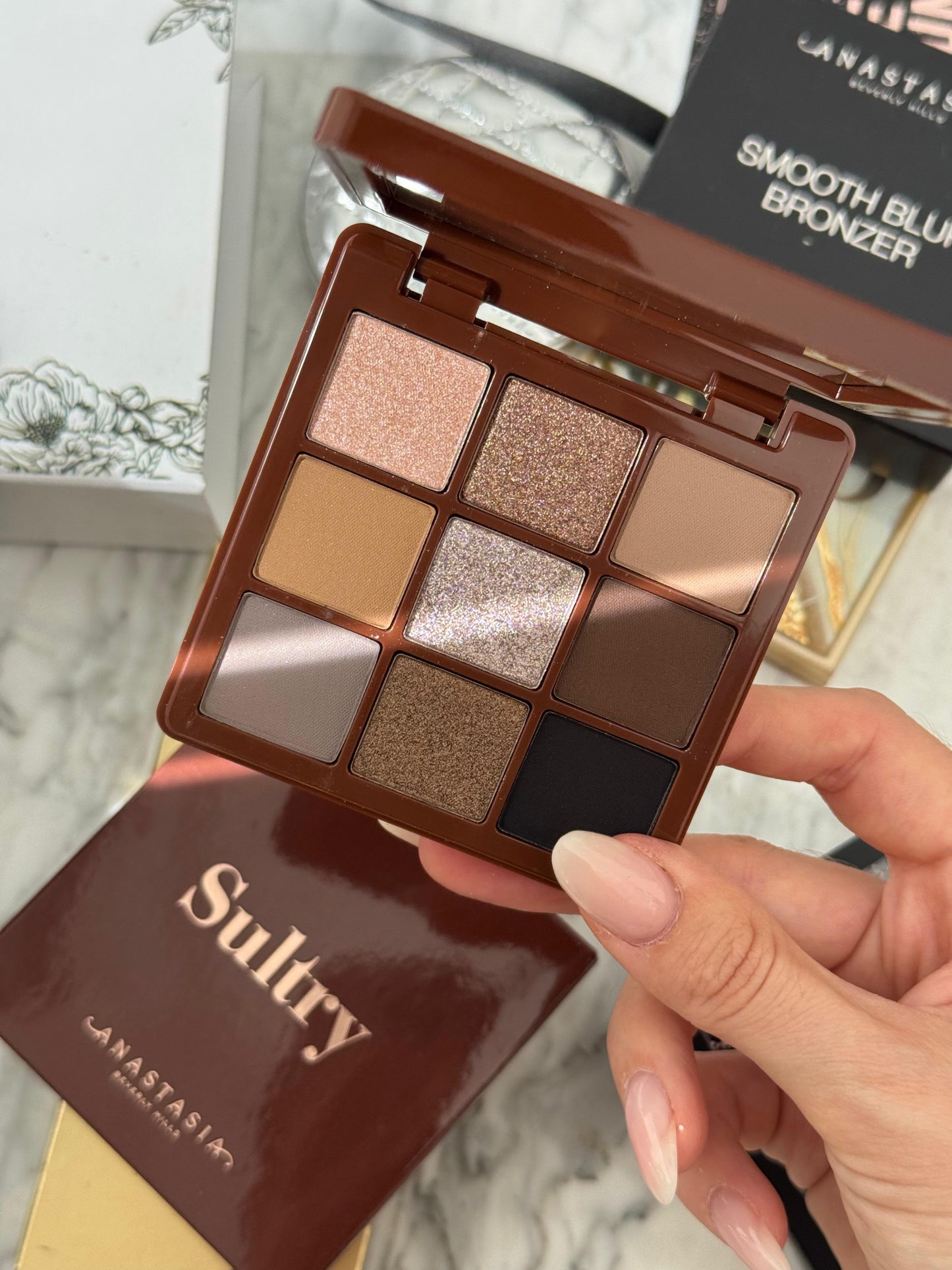 ANASTASIA BEVERLY HILLS
Sultry Eyeshadow Palette