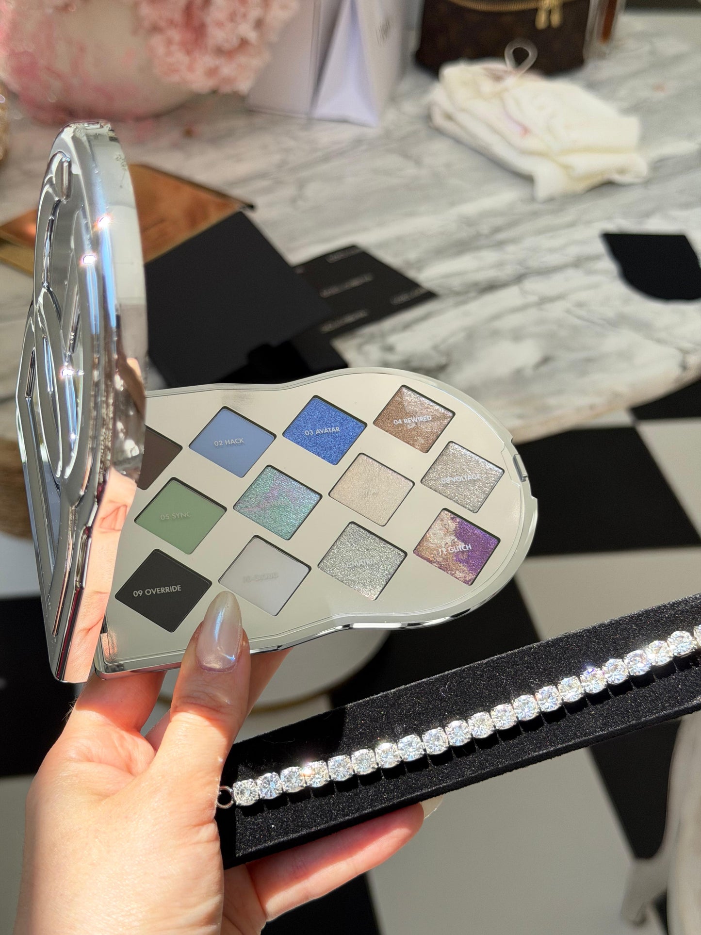 DOLCE&GABBANA Eye Dare You! Beyond
Multi-Finish Eyeshadow & Highlighter Palette