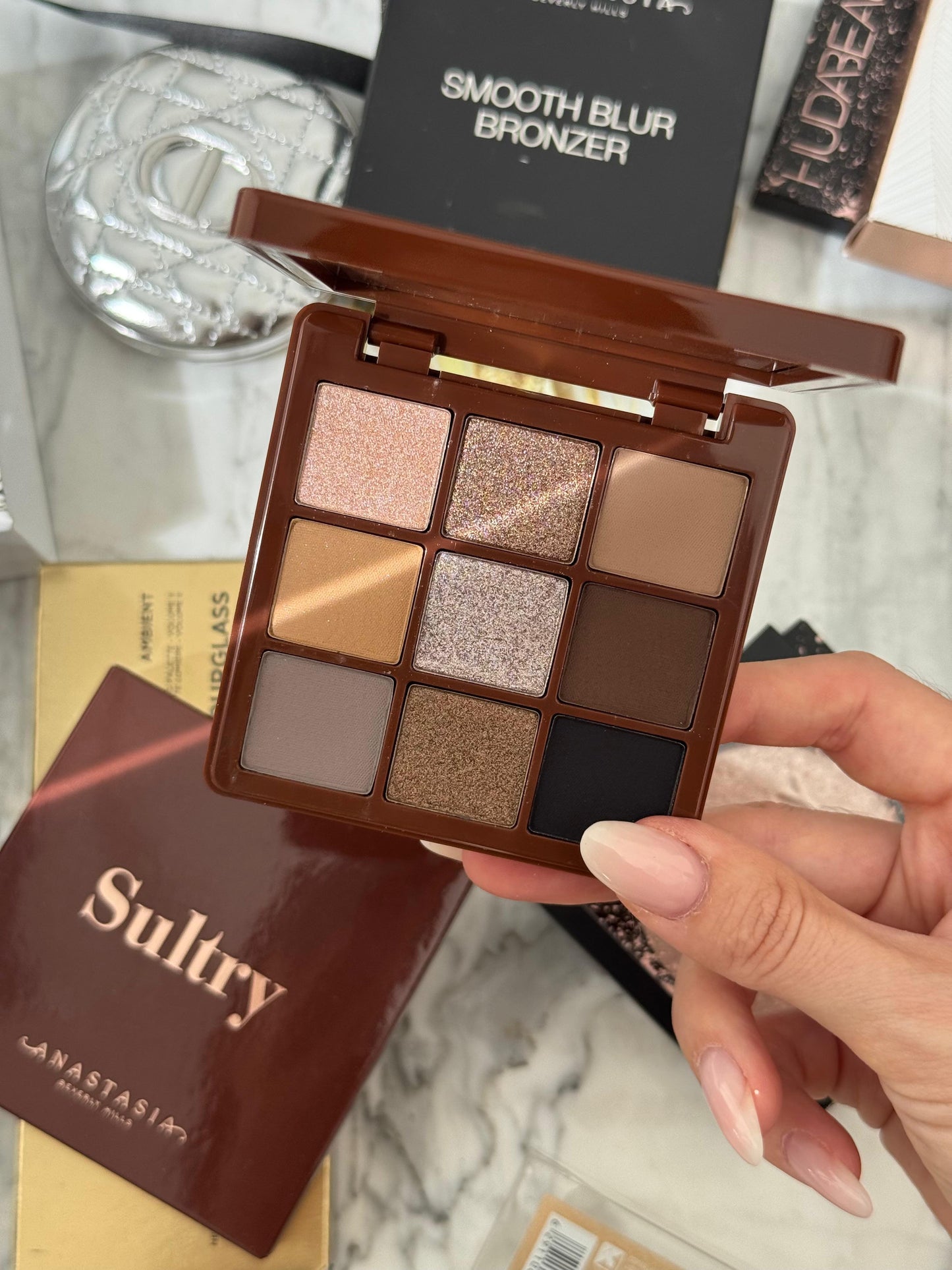 ANASTASIA BEVERLY HILLS
Sultry Eyeshadow Palette