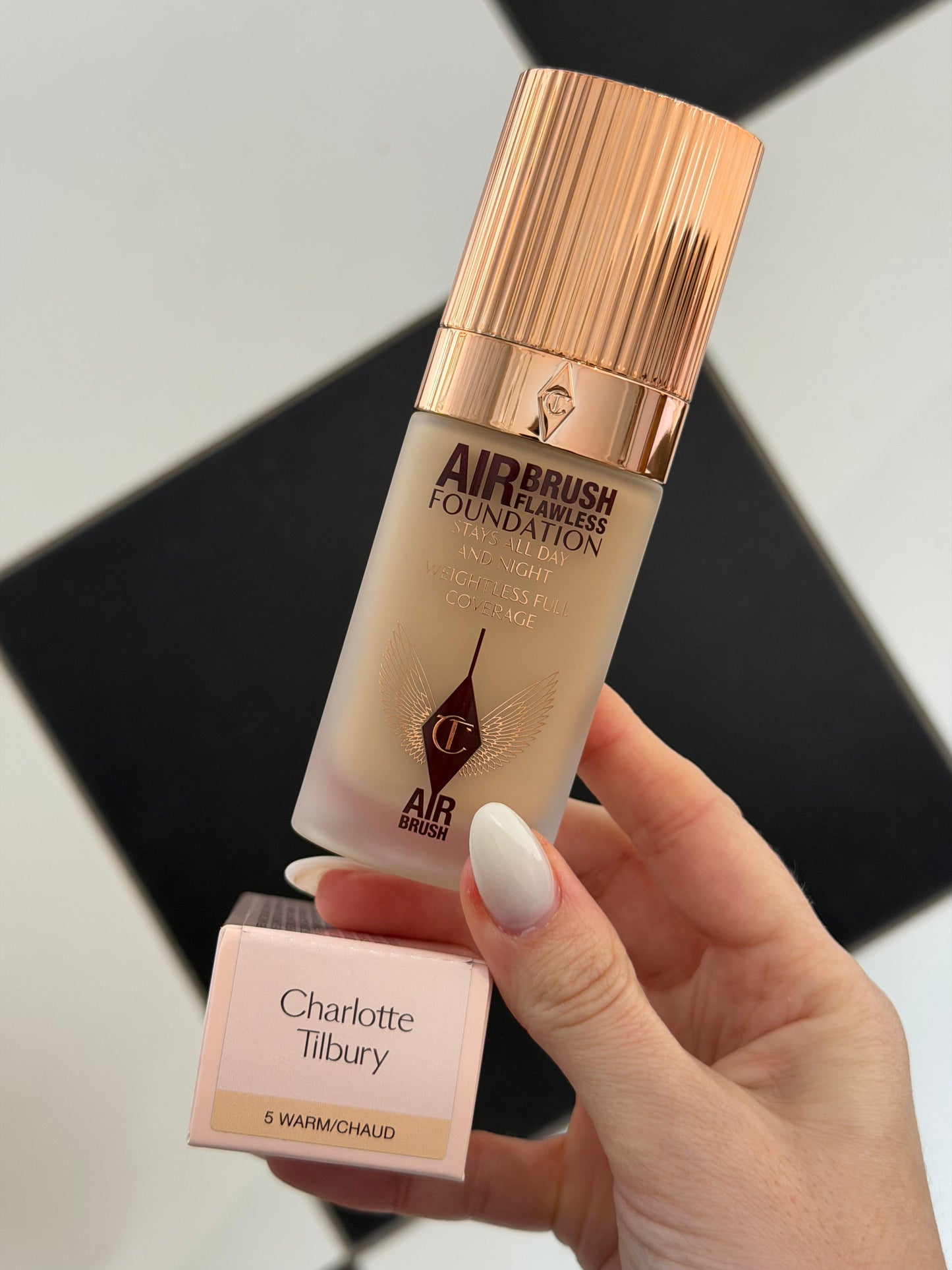 CHARLOTTE TILBURY Airbrush Flawless Foundation (5) - Stays All Day And Night, Full Coverage