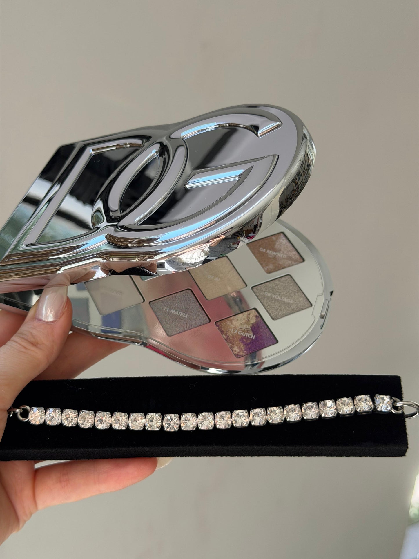 DOLCE&GABBANA Eye Dare You! Beyond
Multi-Finish Eyeshadow & Highlighter Palette