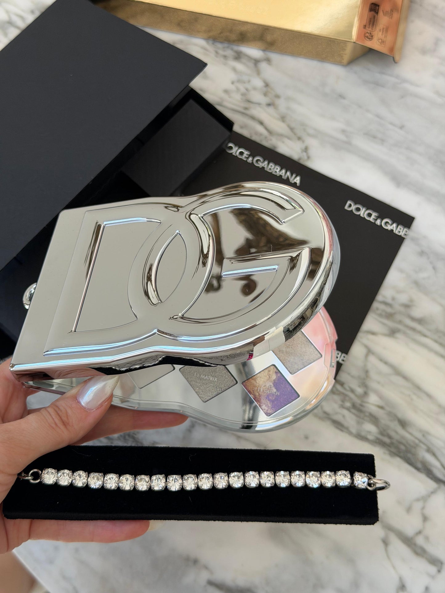 DOLCE&GABBANA Eye Dare You! Beyond
Multi-Finish Eyeshadow & Highlighter Palette