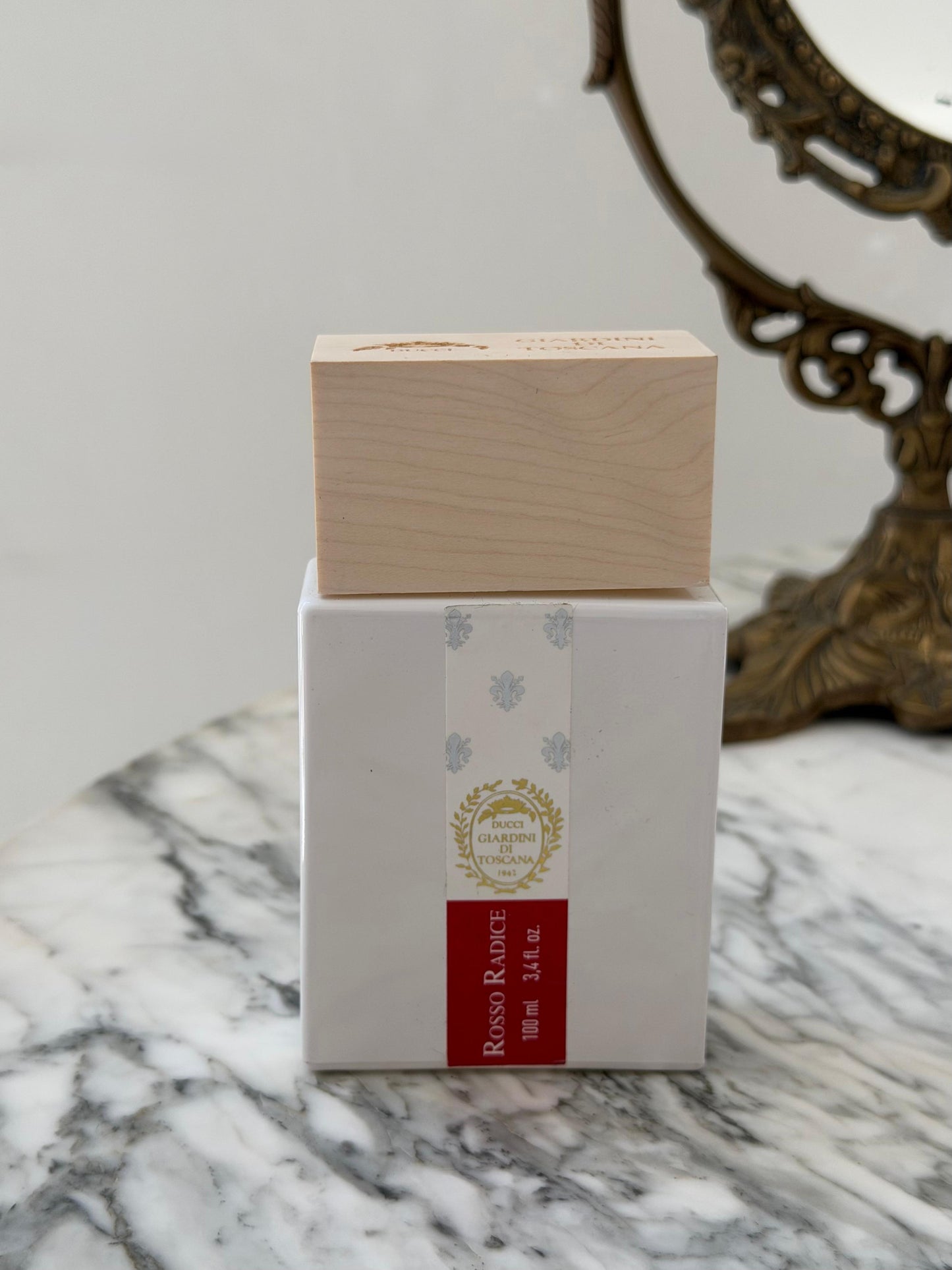 GIARDINI DI TOSCANA
Rosso Radice - Eau De Parfum