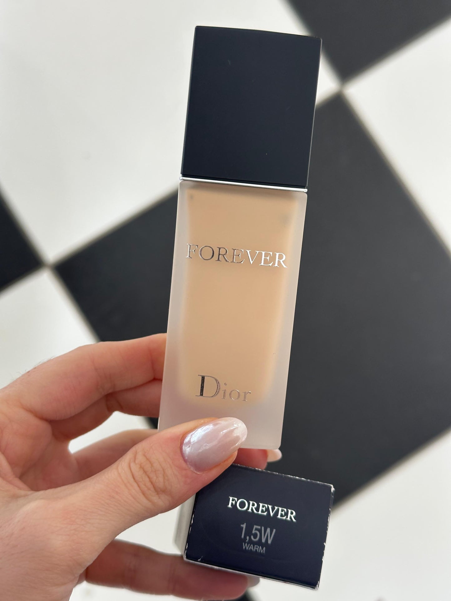 DIOR Forever
Clean Matte Foundation 24h Wear - No Transfer, Concentrated in Skincare