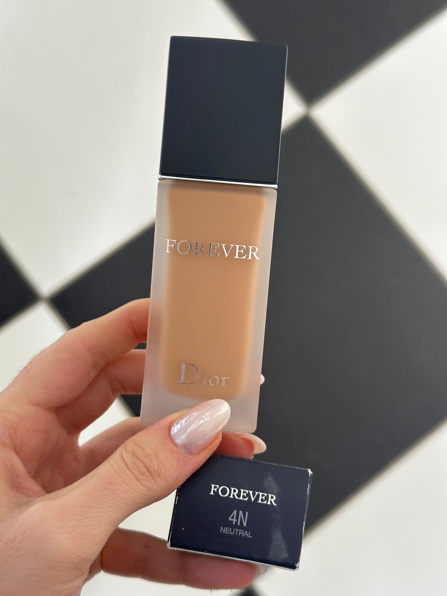 DIOR Forever
Clean Matte Foundation 24h Wear - No Transfer, Concentrated in Skincare