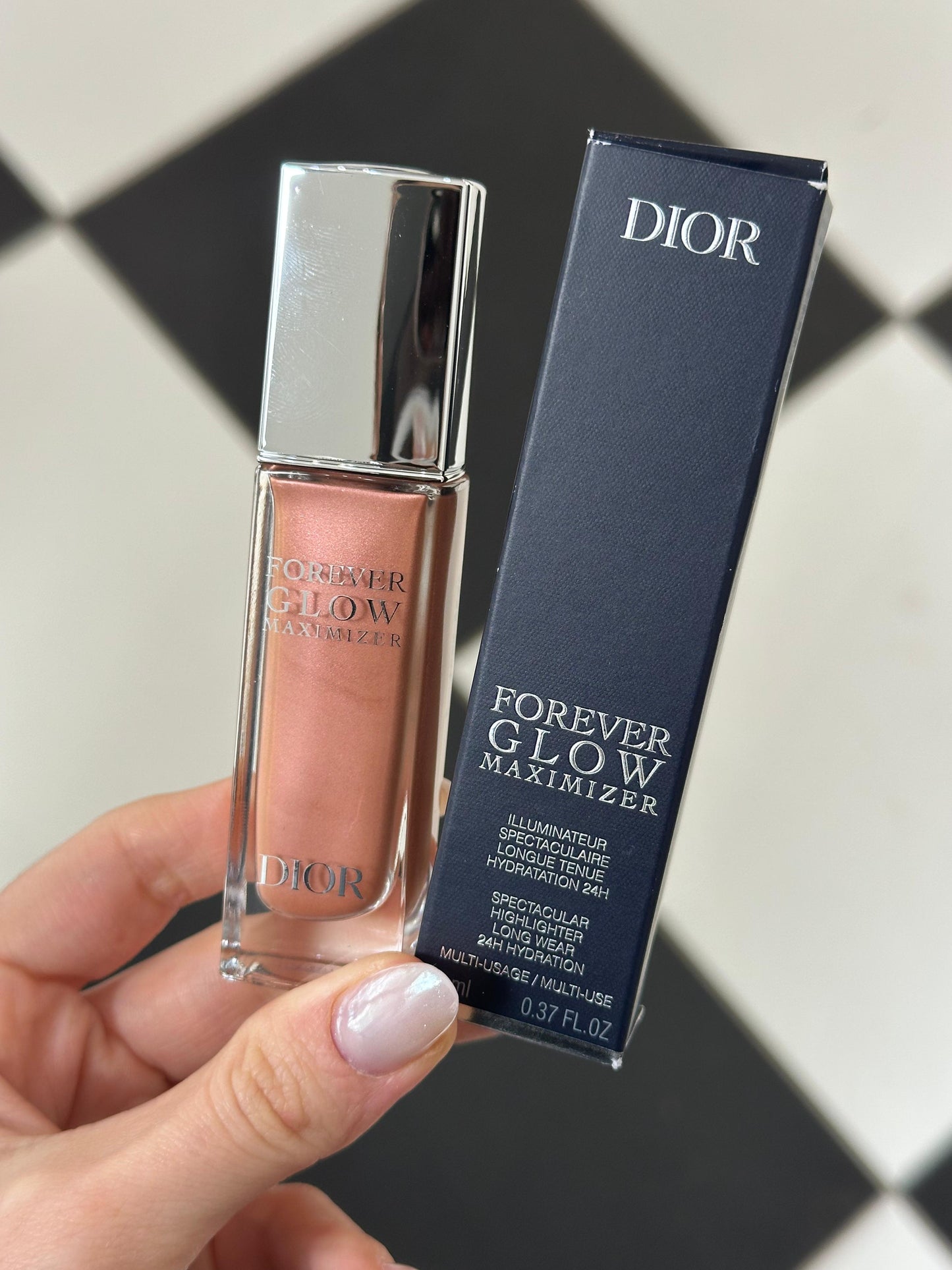 DIOR Forever Glow Maximizer
Liquid Highlighter - Long Wear - Intense Luminous And Multi-Use