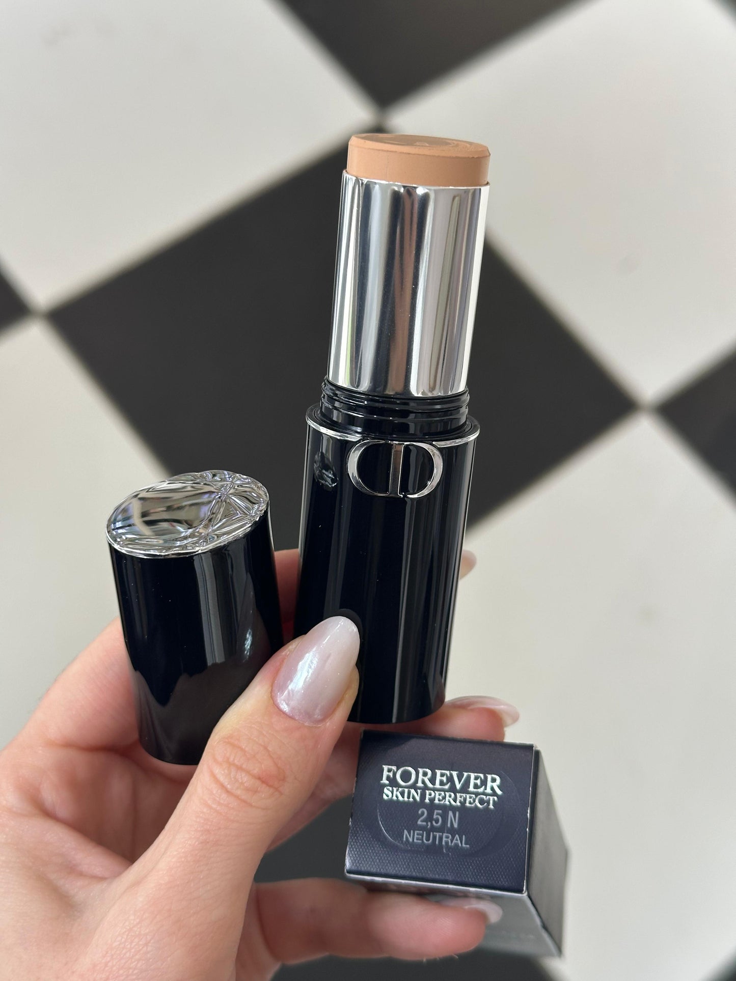 DIOR Forever Skin Perfect
Multi-Use Foundation Stick - Blur Perfection - 24H Wear and Hydration