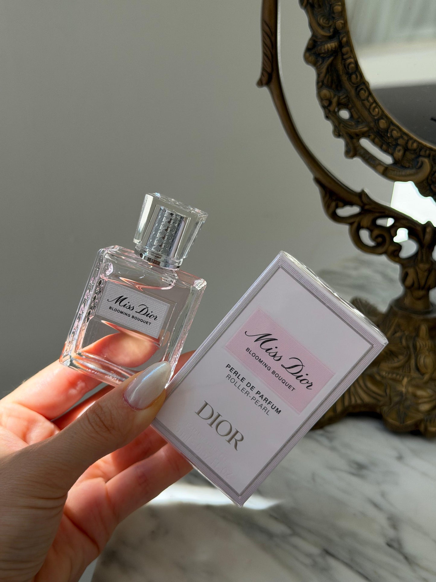 DIOR Miss Dior Roller-Pearl Blooming Bouquet Eau De Toilette
Fresh Floral And Tender Notes