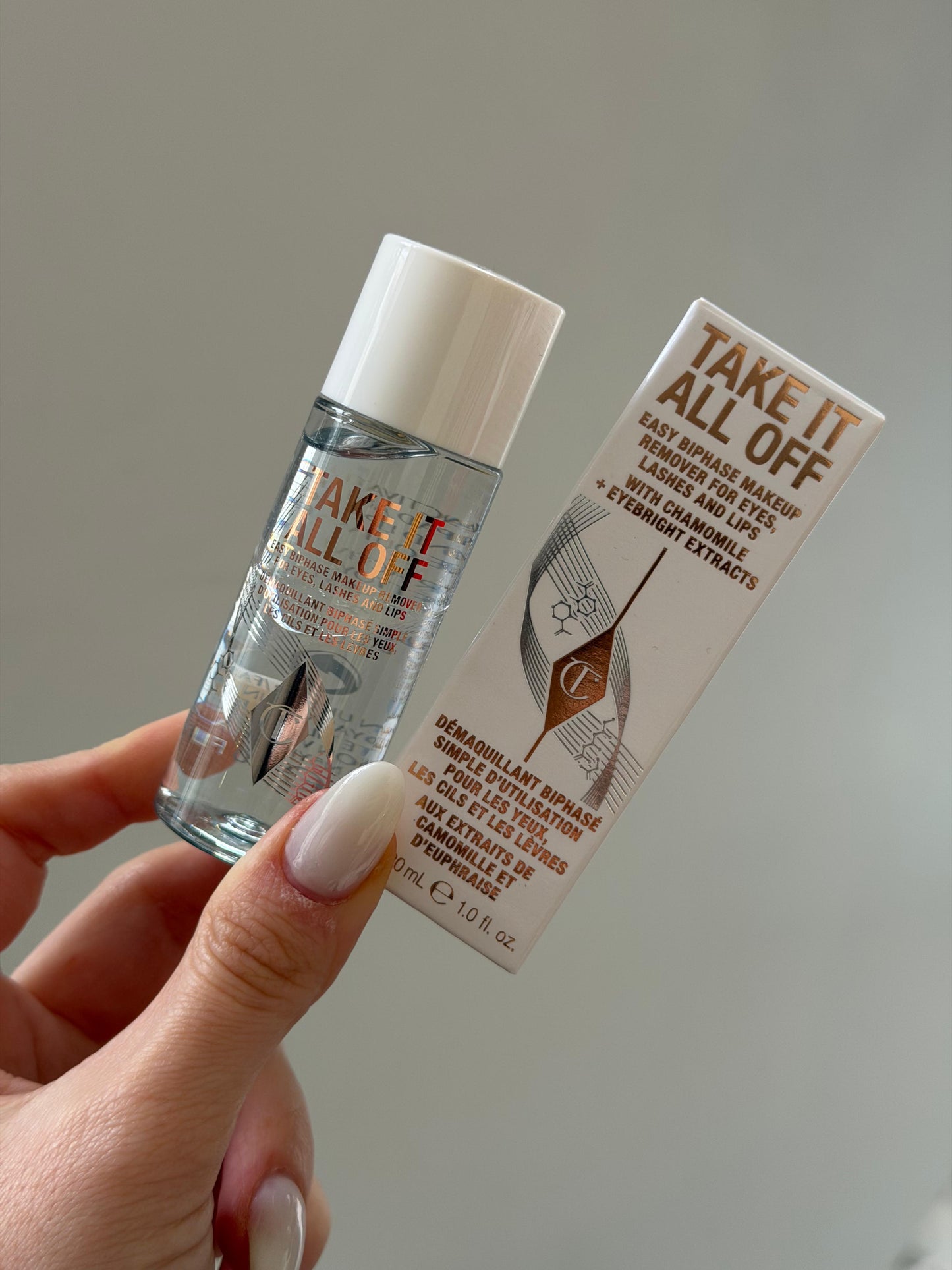 CHARLOTTE TILBURY Take It All Off
Oil-based Bi-phase Makeup Remover For Eyes, Lashes And Lips!