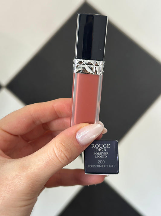DIOR Rouge Forever Liquid (200 Nude)
Transfer-Proof Liquid Lipstick