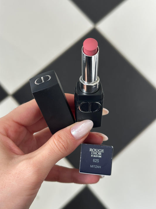 DIOR Rouge Forever (625)
Transfer-Proof Lipstick - Ultra Pigmented Matte Comfort