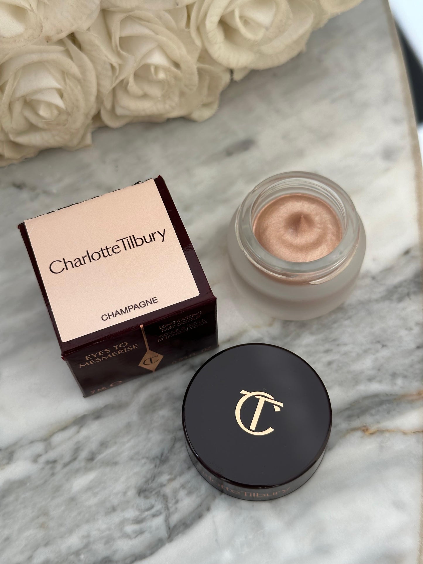 CHARLOTTE TILBURY
Eyes To Mesmerise
Long-Lasting Cream Eyeshadow in Champagne Pink