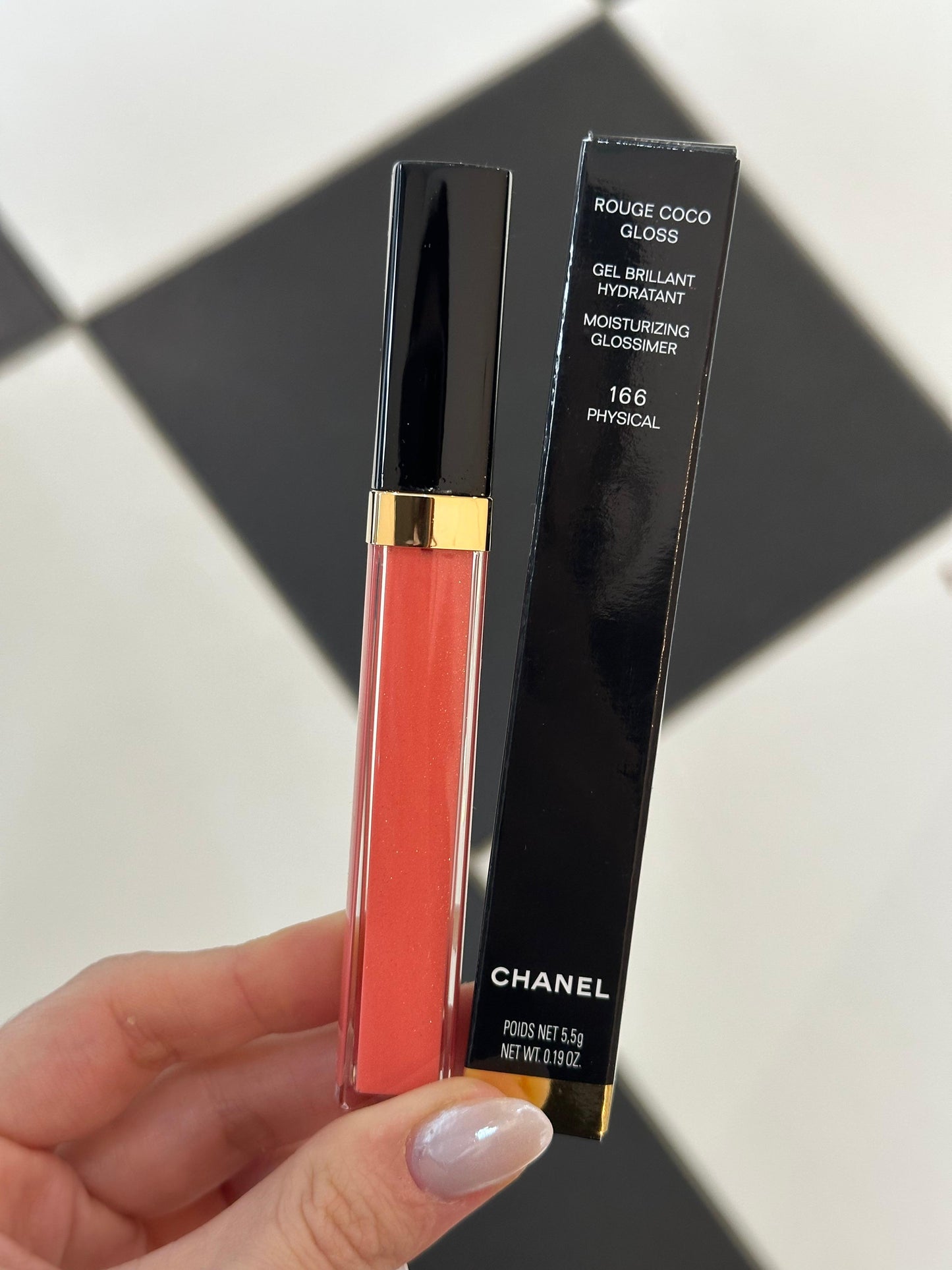 CHANEL Rouge Coco Gloss (166)
Moisturizing Gel Brillant Hidratant