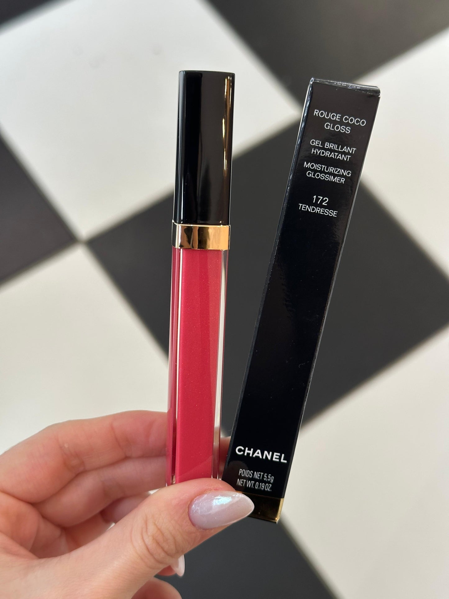 CHANEL Rouge Coco Gloss (172)
Moisturizing Gel Brillant Hidratant