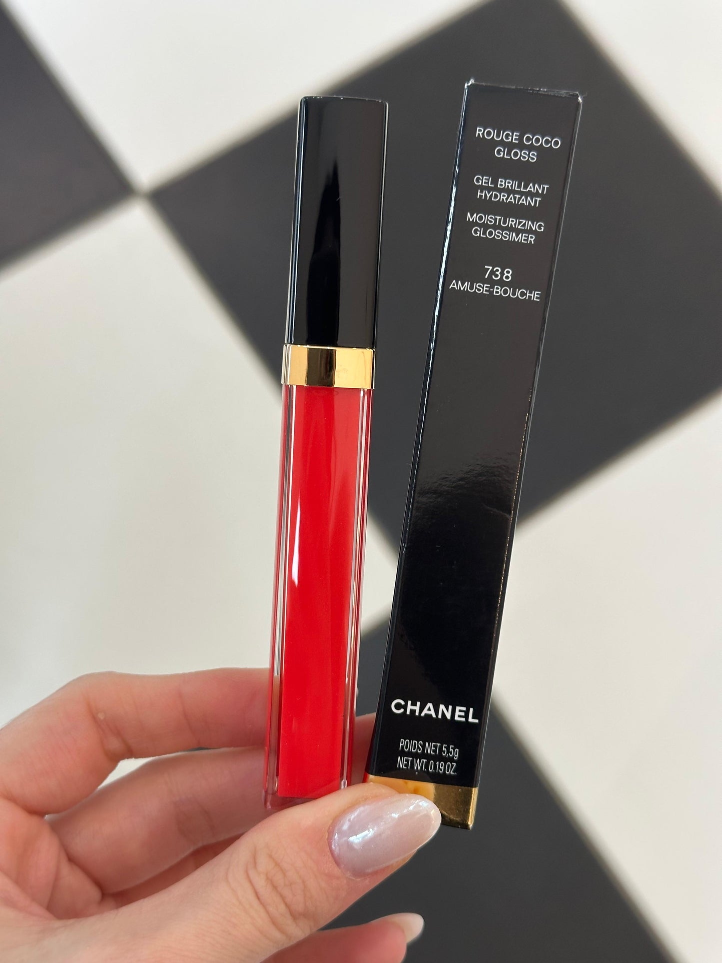 CHANEL Rouge Coco Gloss (738)
Moisturizing Gel Brillant Hidratant