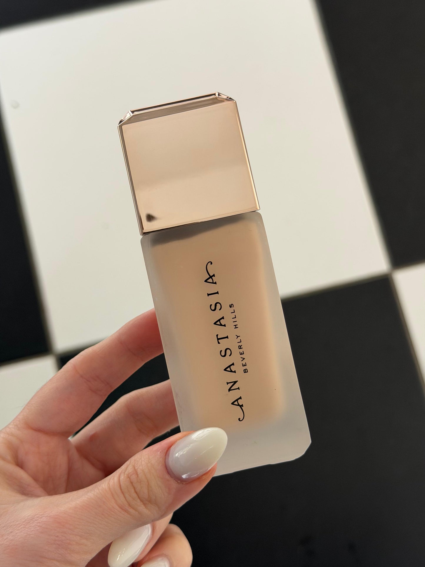 ANASTASIA BEVERLY HILLS Impeccable (1CR) - Blurring Second-Skin Matte Foundation