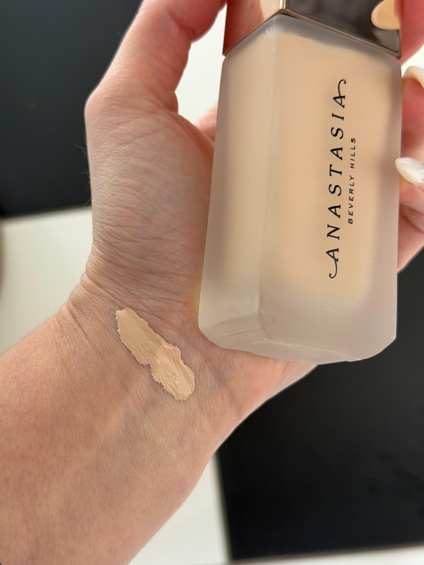 ANASTASIA BEVERLY HILLS Impeccable (1CR) - Blurring Second-Skin Matte Foundation