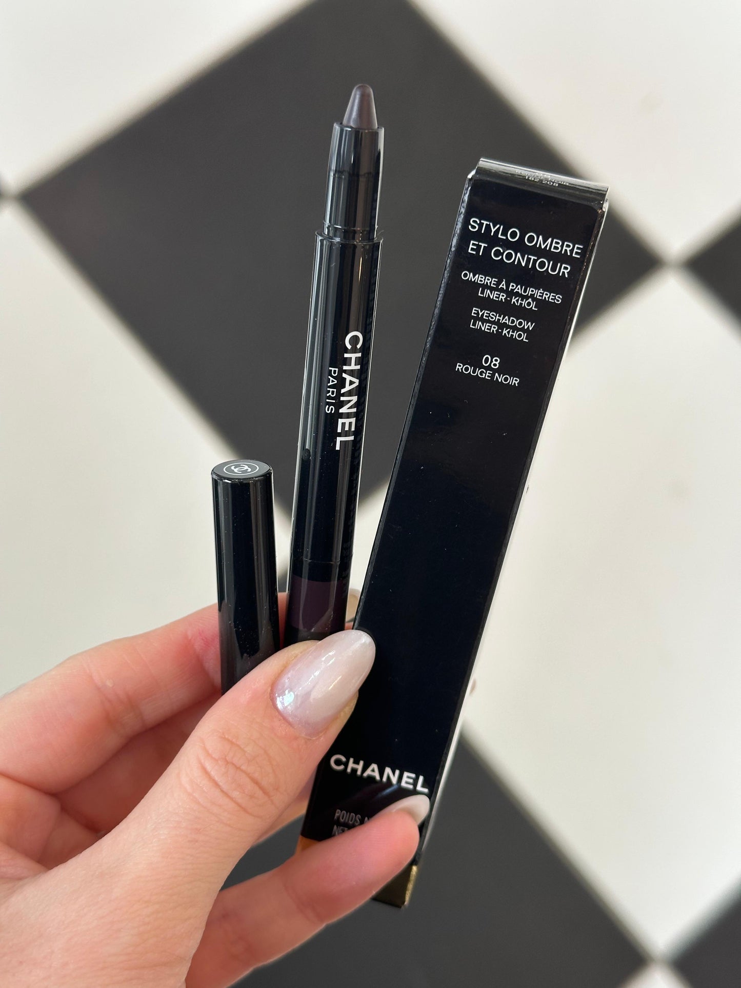 CHANEL Stylo Ombre Et Contour (48)
Eyeshadow – Liner – Khôl