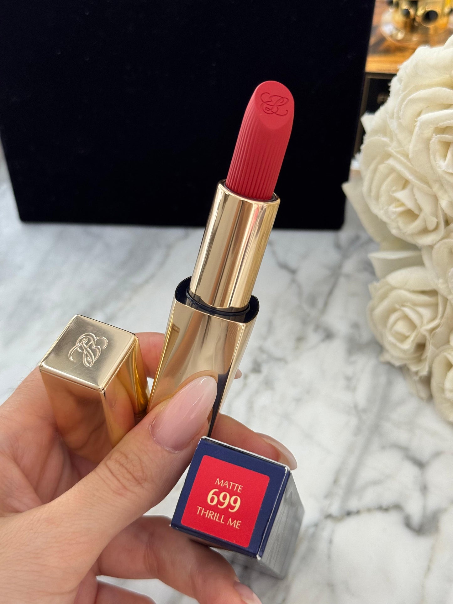 ESTÉE LAUDER Pure Color
Creme Lipstick (699)