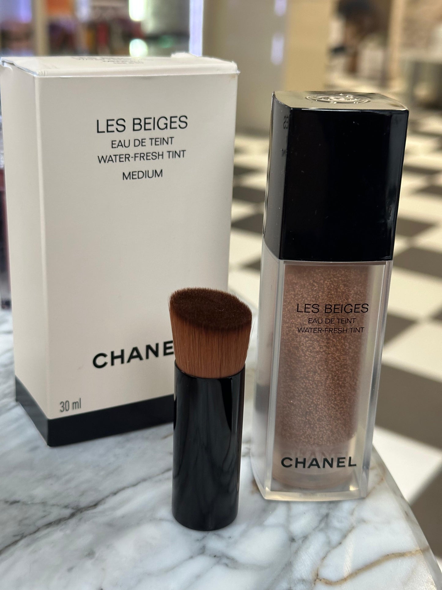 CHANEL Les Beiges
Water-Fresh Tint - Medium