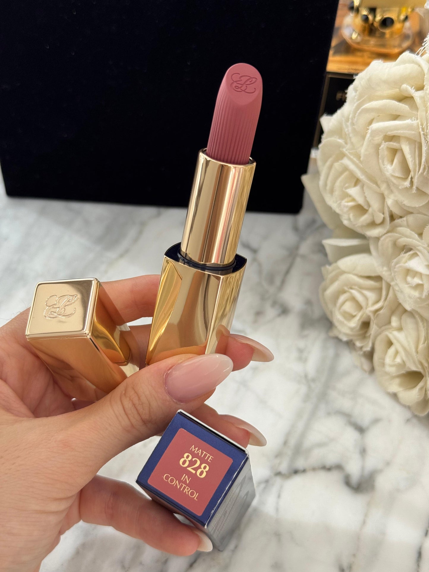 ESTÉE LAUDER Pure Color
Creme Lipstick (828)