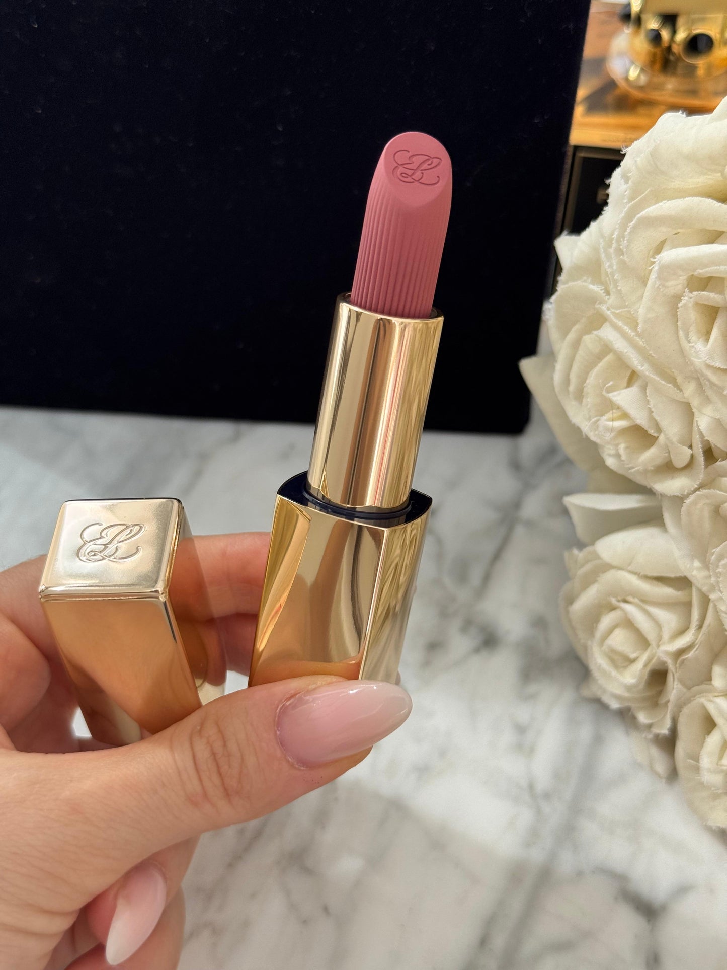 ESTÉE LAUDER Pure Color
Creme Lipstick (828)