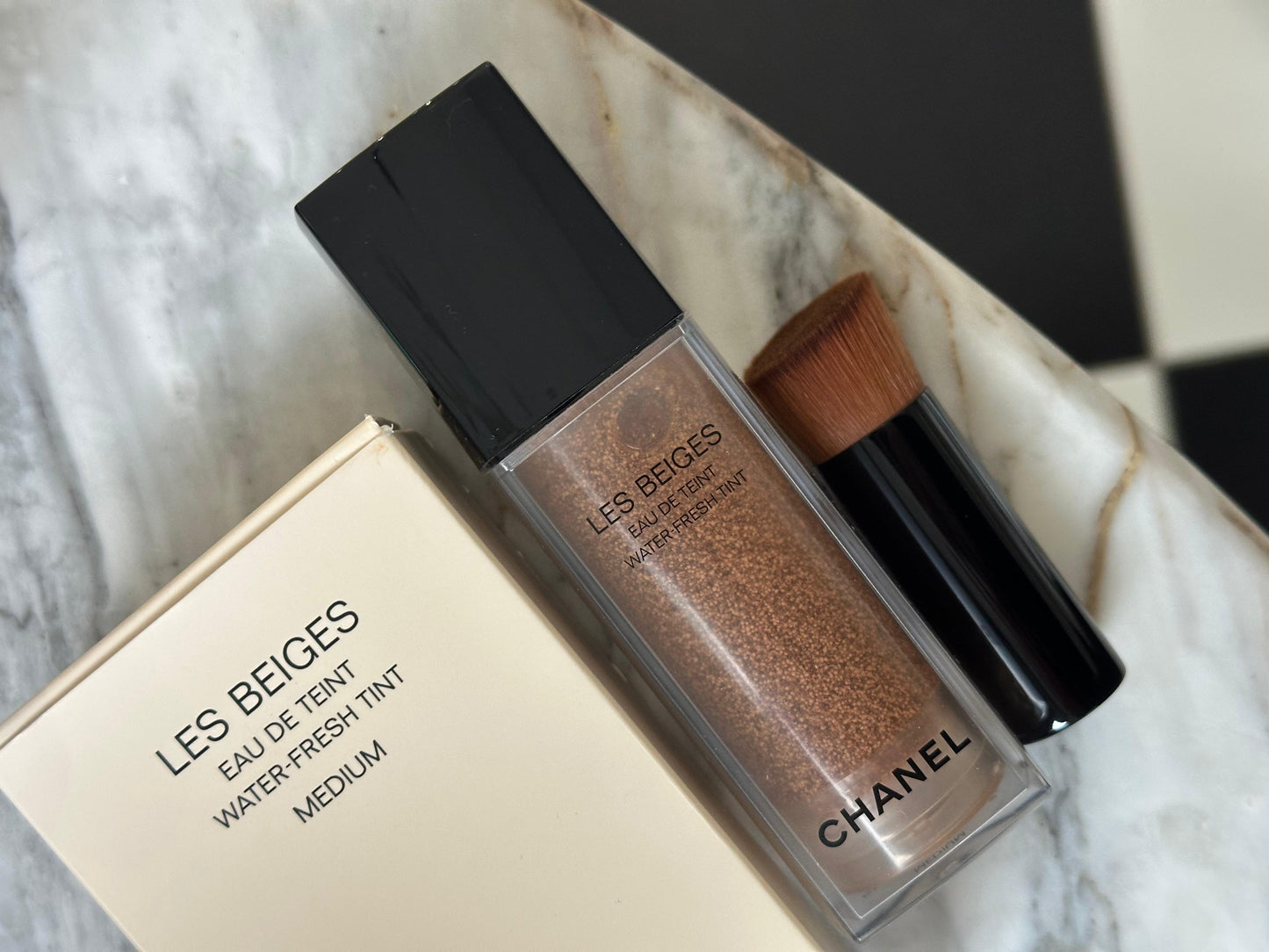 CHANEL Les Beiges
Water-Fresh Tint - Medium