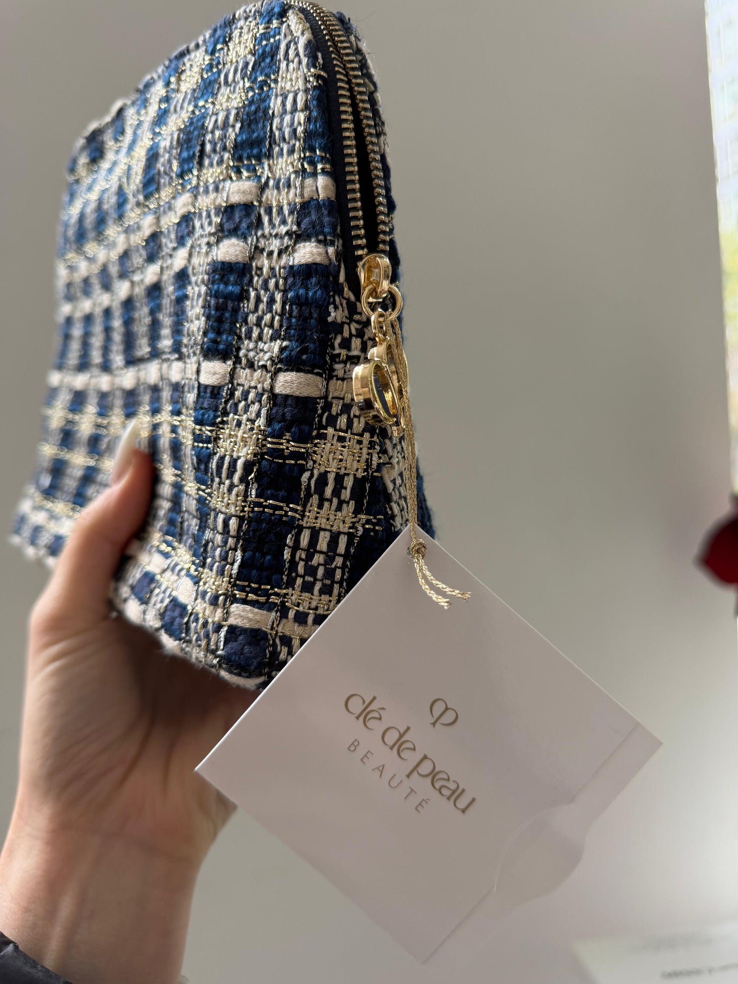 CLÉ DE PEAU
Beauty Pouch Gift