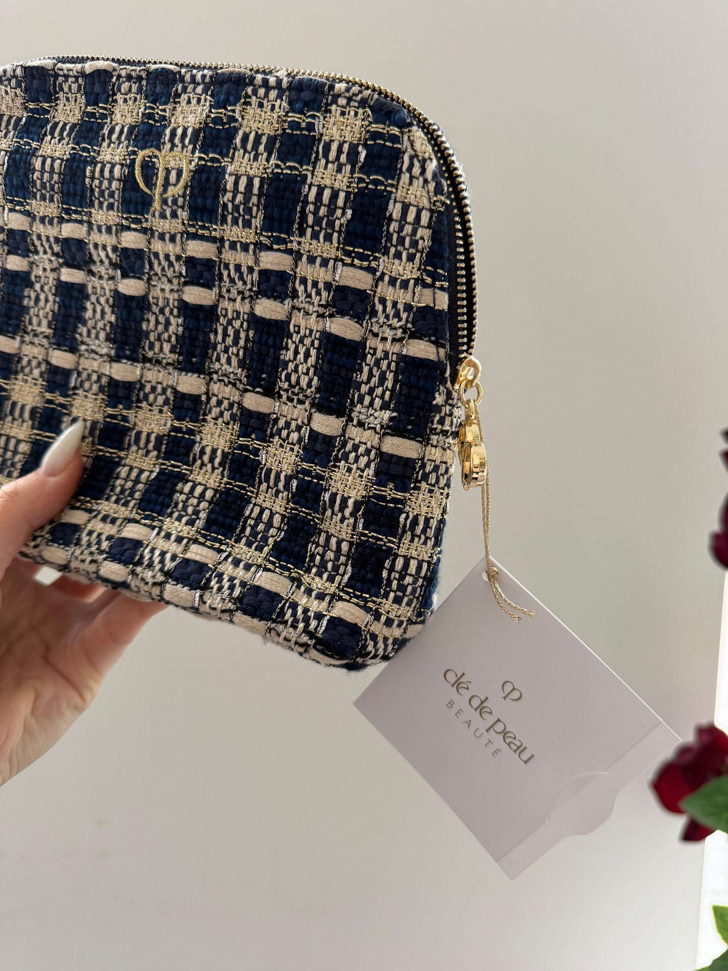 CLÉ DE PEAU
Beauty Pouch Gift