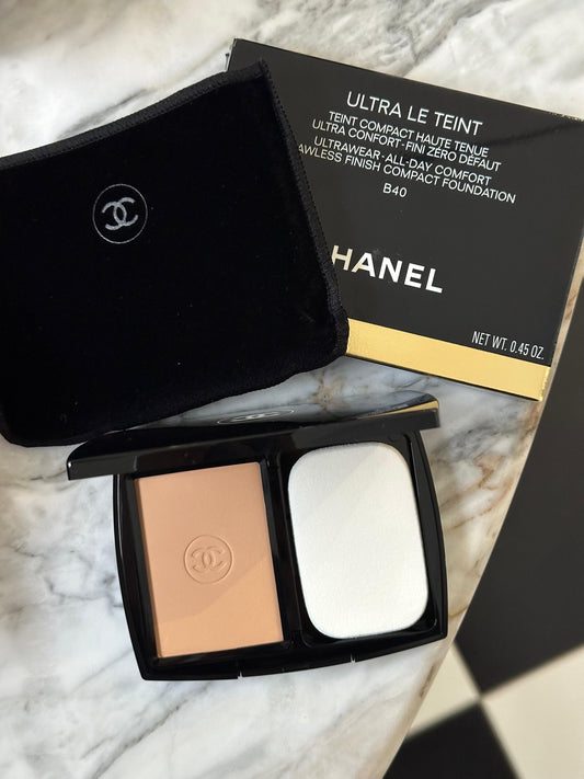 CHANEL Ultra Le Teint (B40)
Ultrawear All-Day Comfort Flawless Finish Compact Foundation