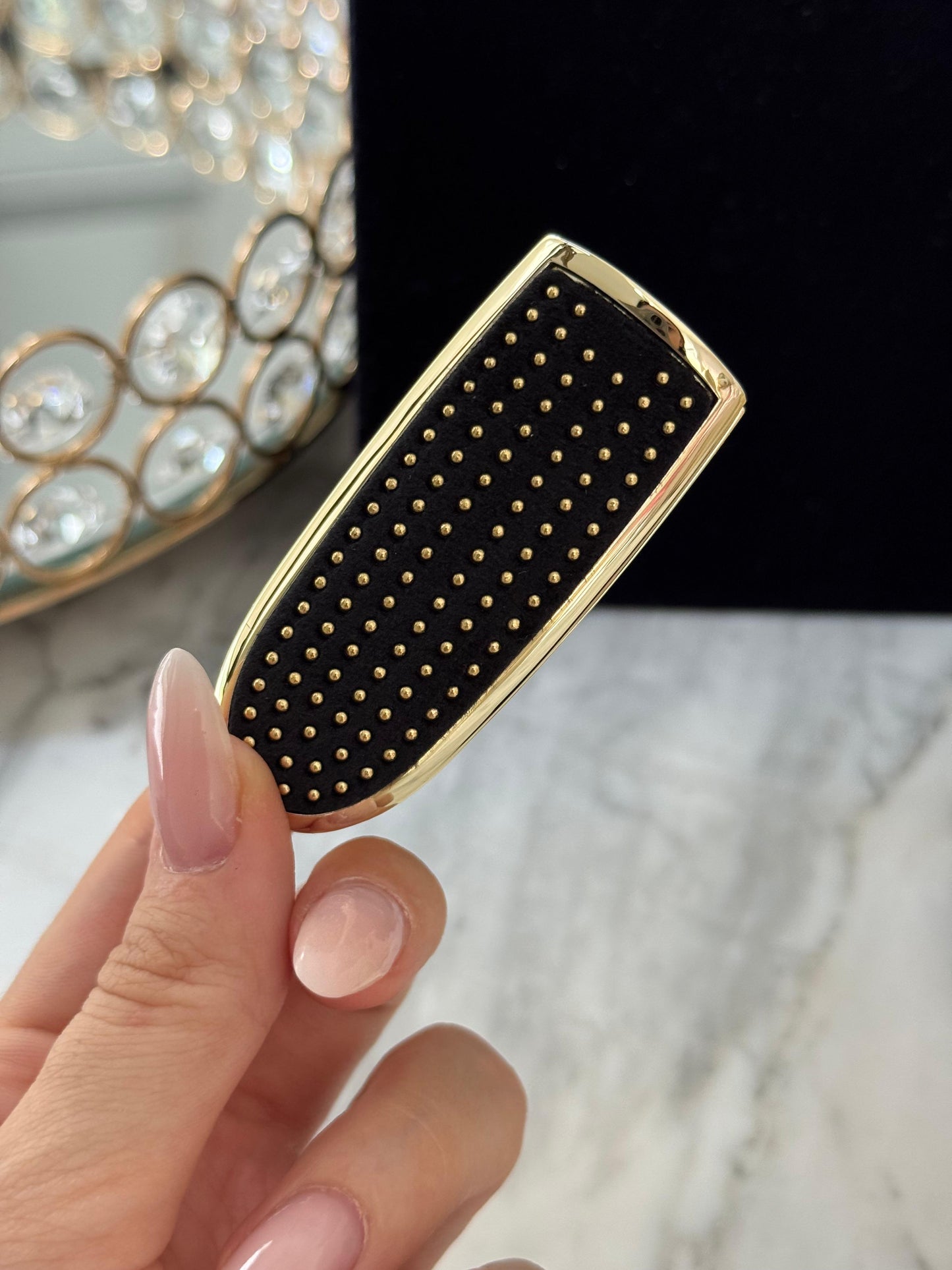 GUERLAIN Rouge G - Les Studs
The Double Mirror Jewel Case