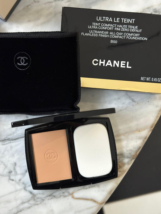 CHANEL Ultra Le Teint (B50)
Ultrawear All-Day Comfort Flawless Finish Compact Foundation