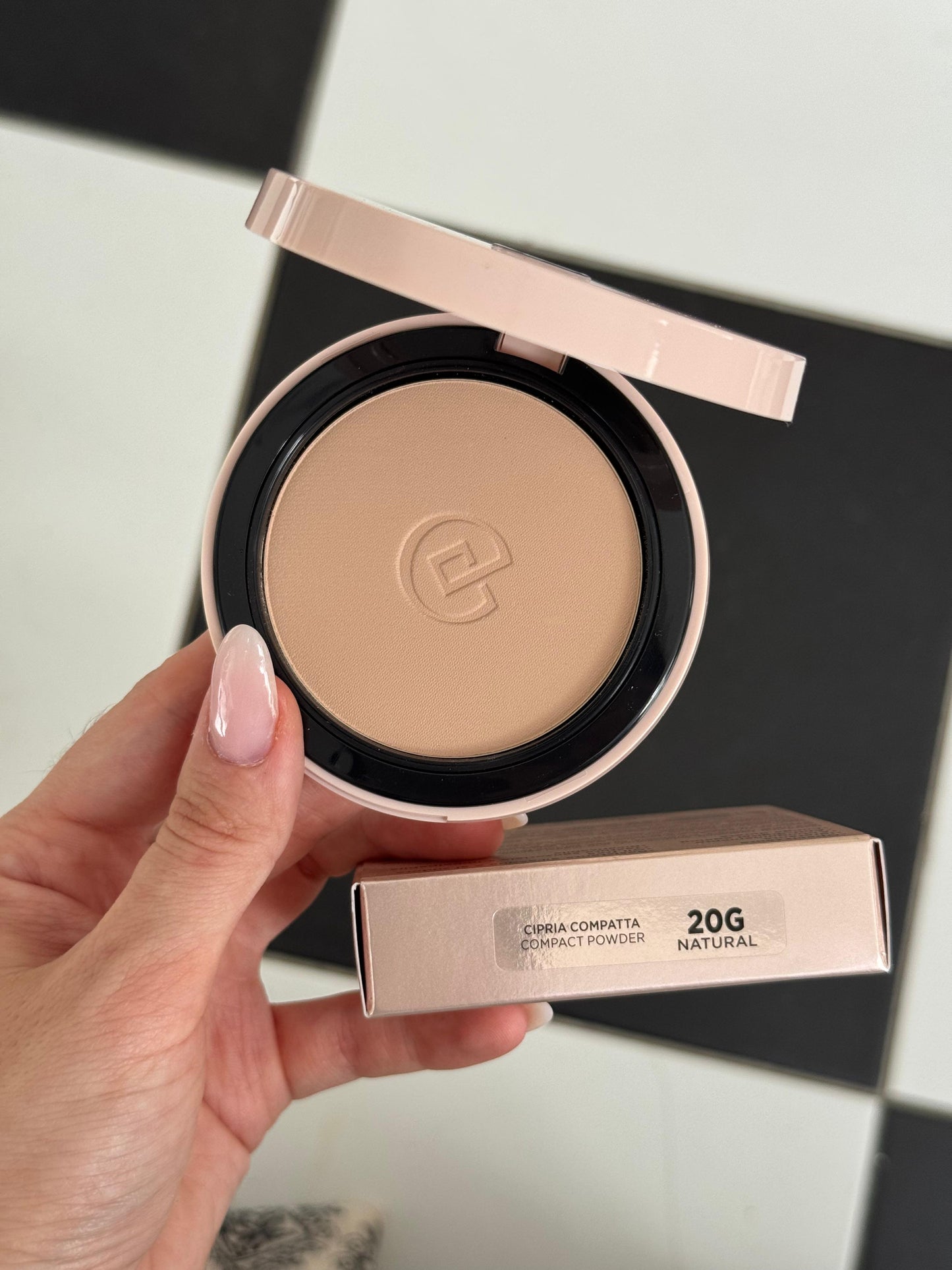 COLLISTAR
Impeccabile Compact Powder - Natural