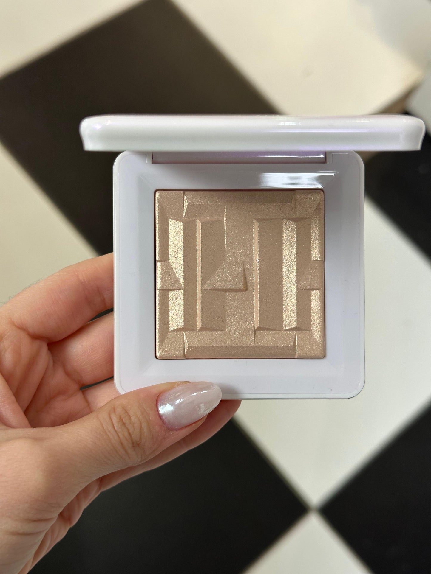 HAUS LABS By Lady Gaga
Bio-Radiant™ Gel-Powder Highlighter - Sunstone Gold