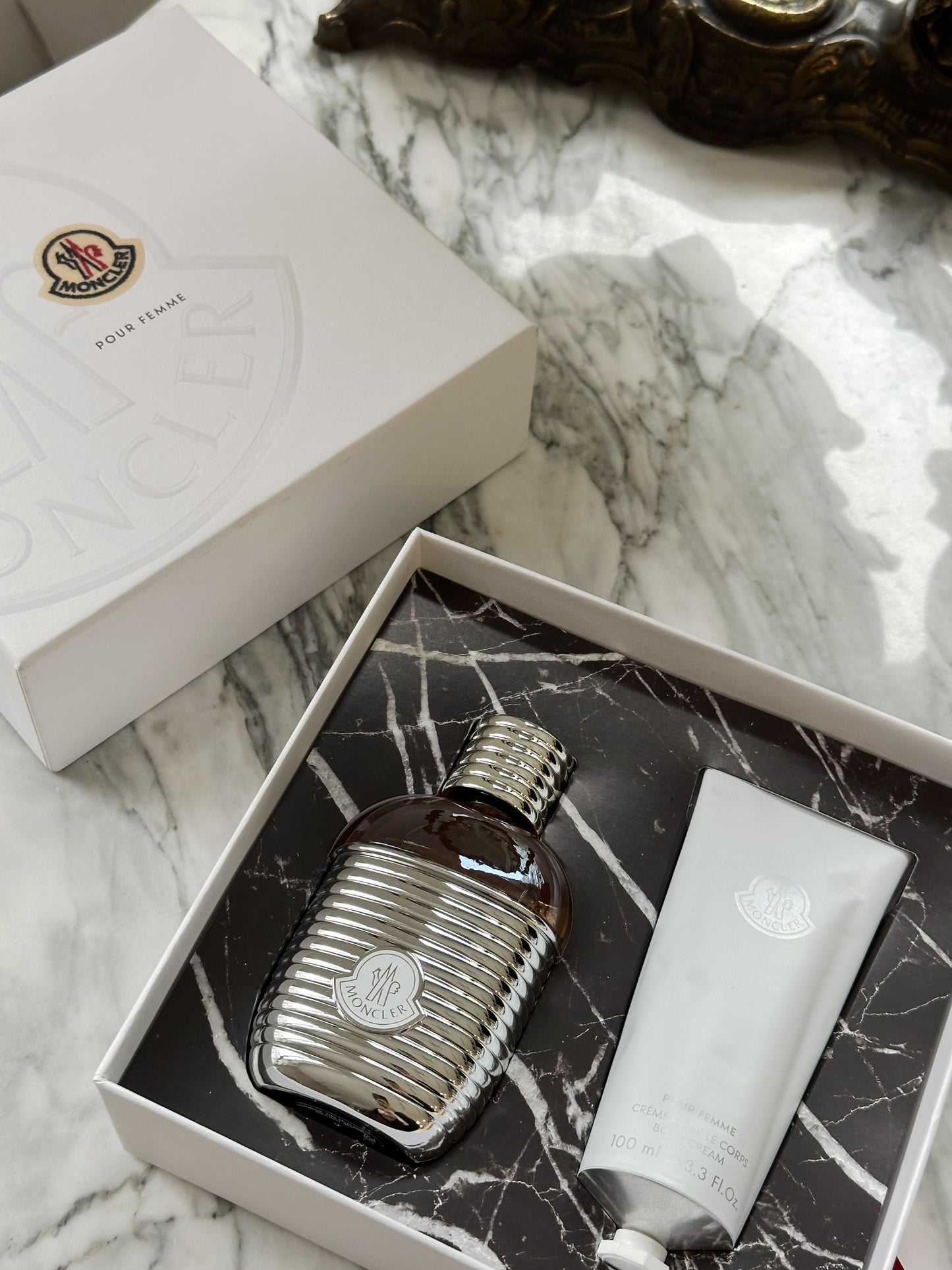 MONCLER Pour Femme Gift
Set 60ml EDP + 100ml Body