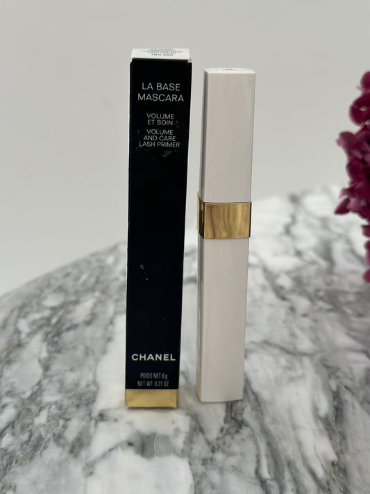 CHANEL La Base Mascara
Volume and Care Lash Primer