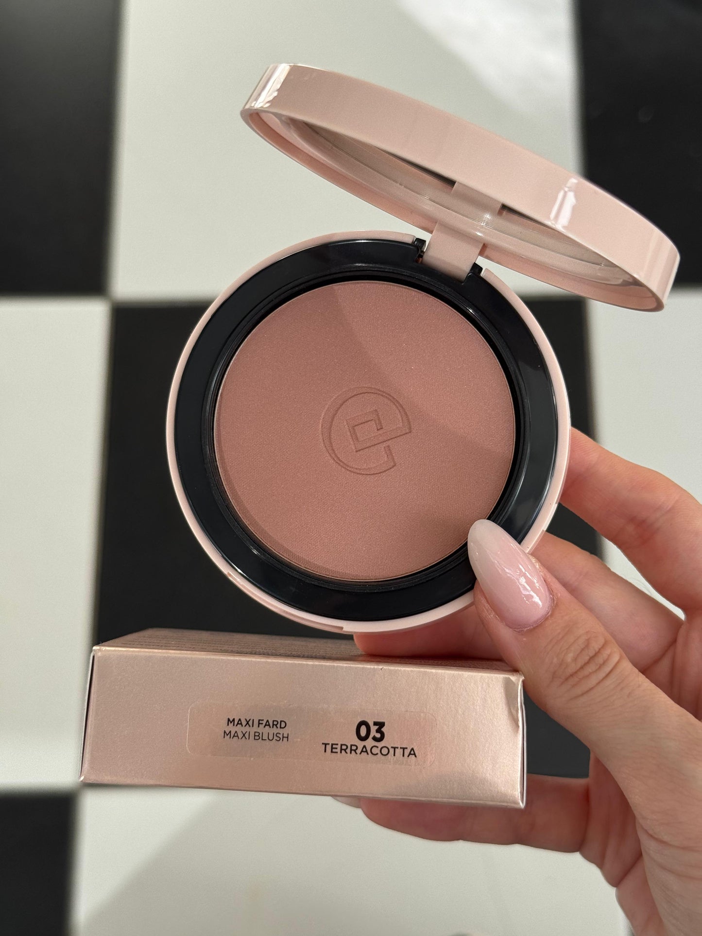 COLLISTAR
Impeccable Maxi Blush - Terracotta