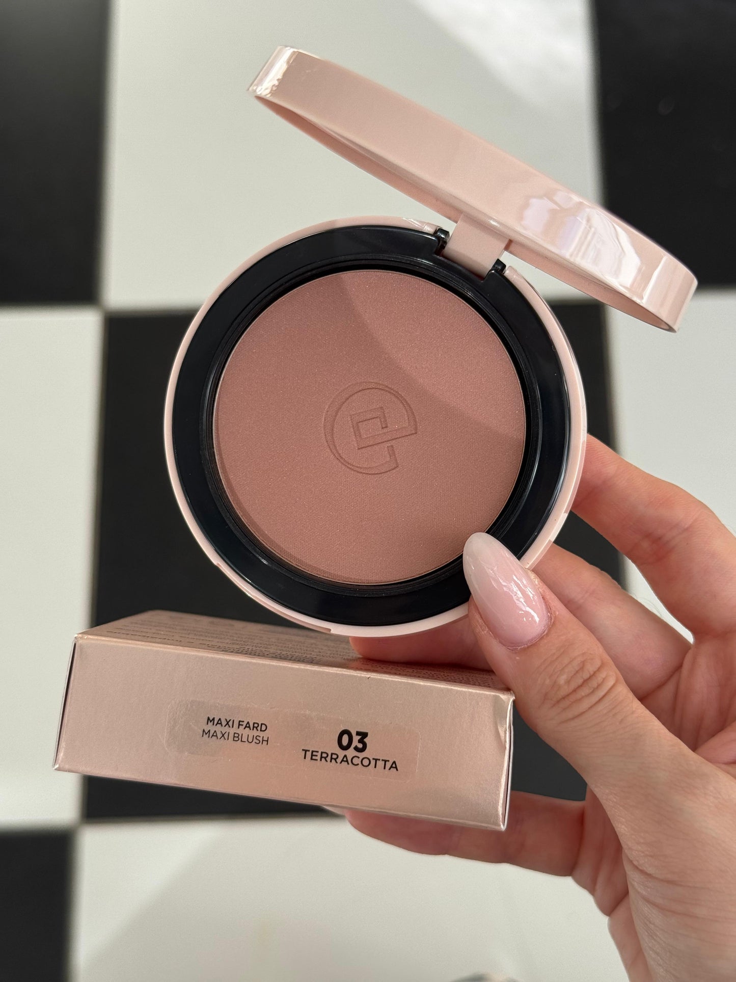 COLLISTAR
Impeccable Maxi Blush - Terracotta