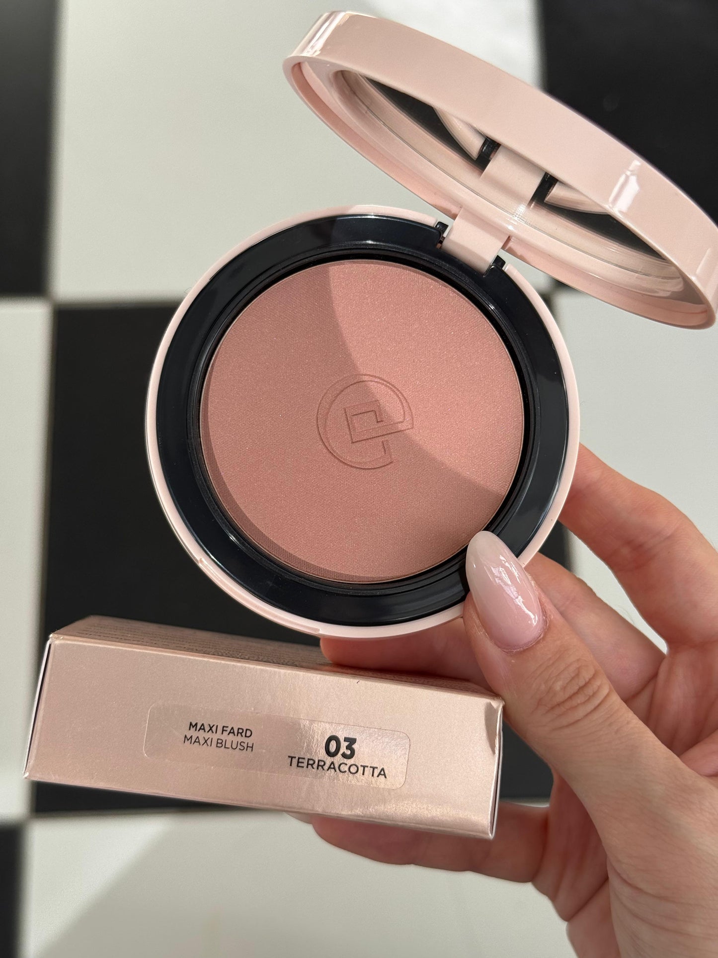 COLLISTAR
Impeccable Maxi Blush - Terracotta