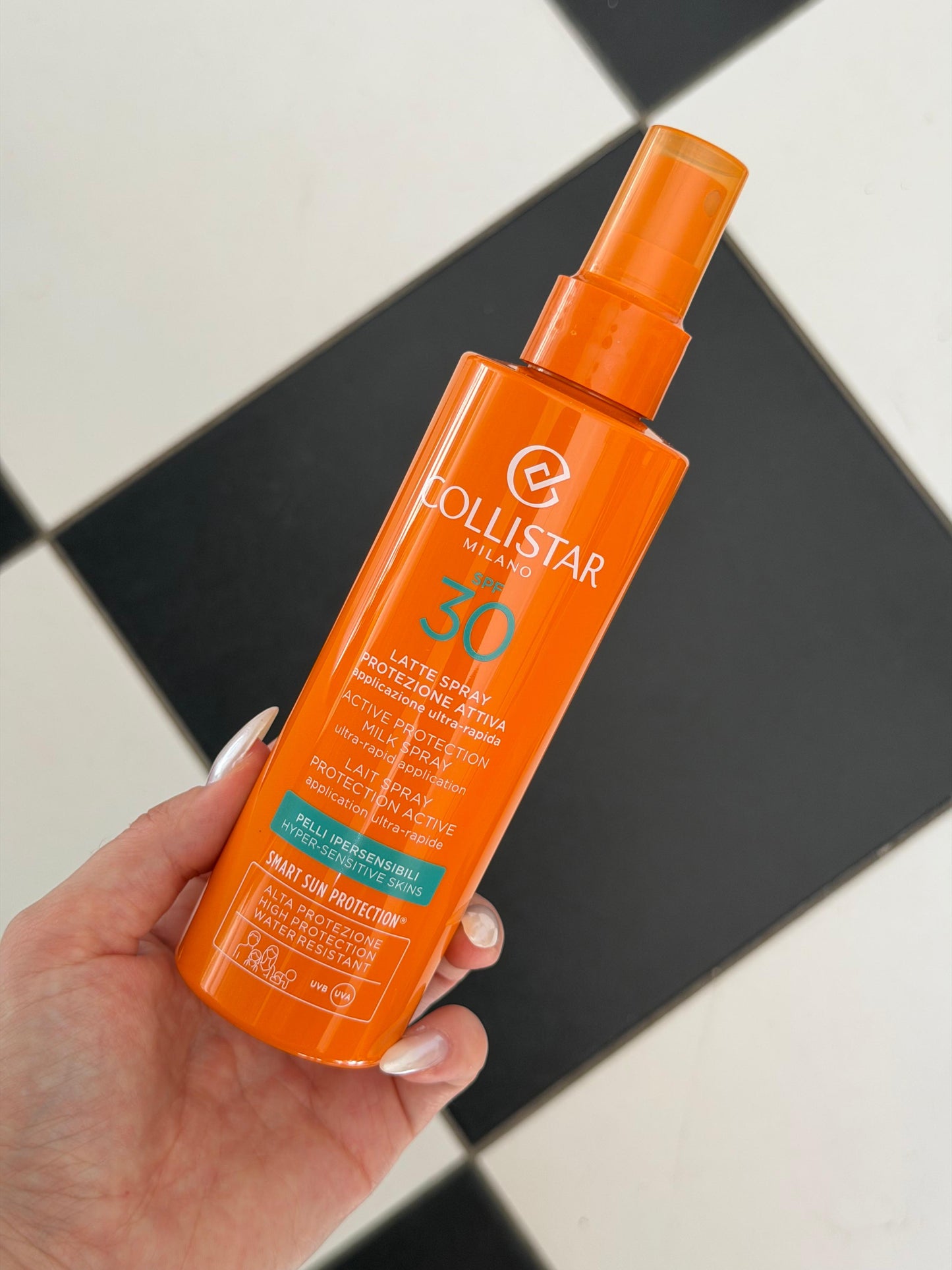 COLLISTAR Active Protection Milk Spray SPF30
Face And Neck Hypersensitive Skins - Water Resistant