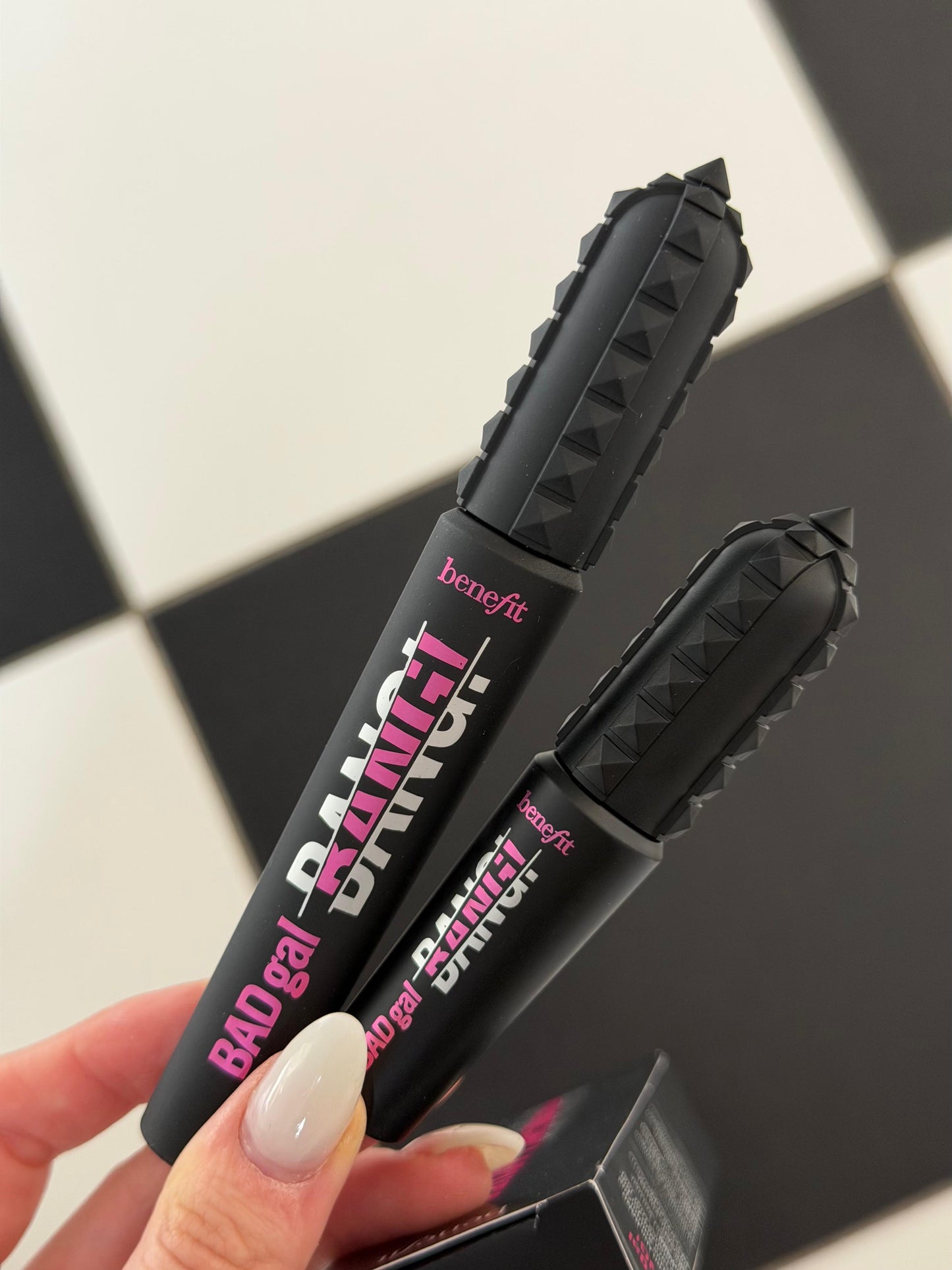 BENEFIT Bangin’ Lashes Full-Size And Mini Volumizing Mascara Set