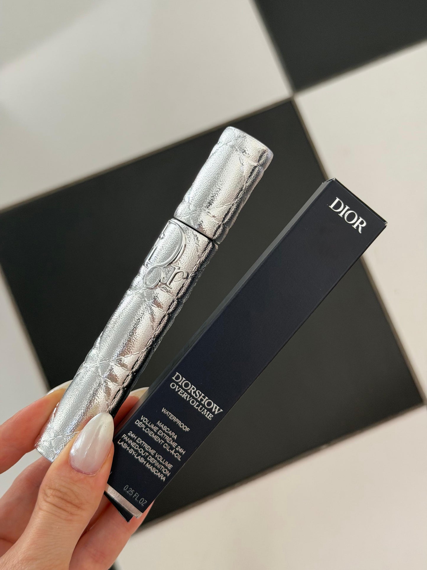 DIOR Diorshow Overvolume Waterproof
24-Hour Extreme Volume Mascara – Lash-by-Lash Fan Effect