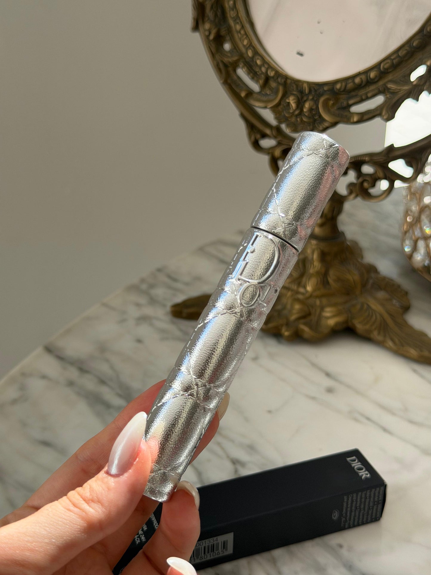 DIOR Diorshow Overvolume Waterproof
24-Hour Extreme Volume Mascara – Lash-by-Lash Fan Effect