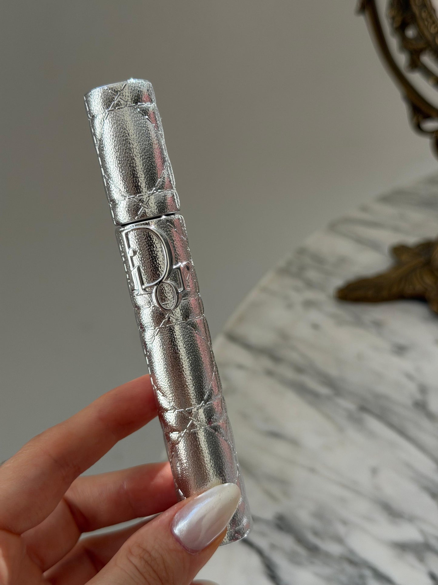 DIOR Diorshow Overvolume Waterproof
24-Hour Extreme Volume Mascara – Lash-by-Lash Fan Effect