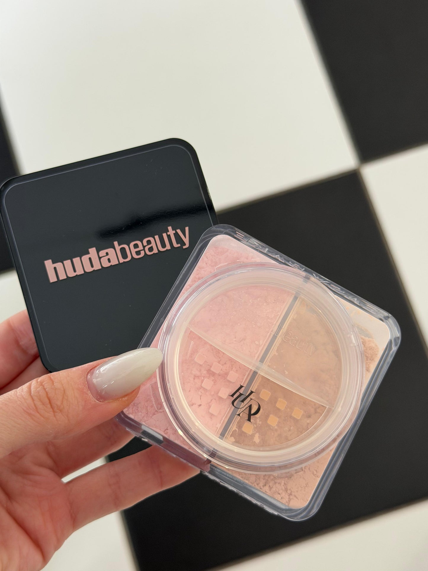 HUDA BEAUTY Easy Bake Duo Loose Baking & Setting Powder - Cherry Peach