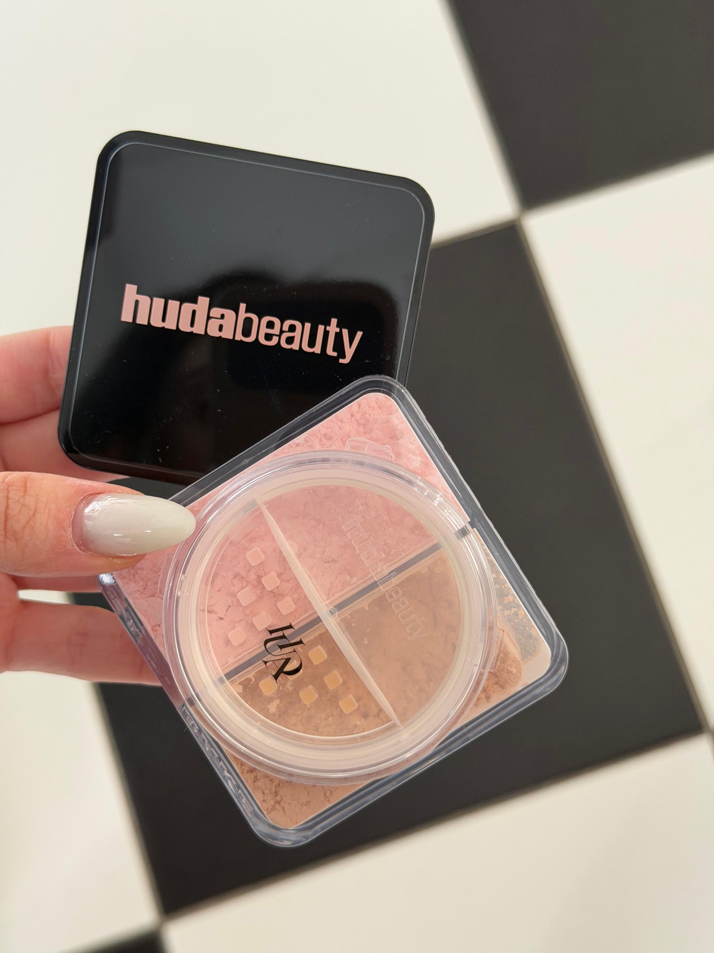 HUDA BEAUTY Easy Bake Duo Loose Baking & Setting Powder - Cherry Peach